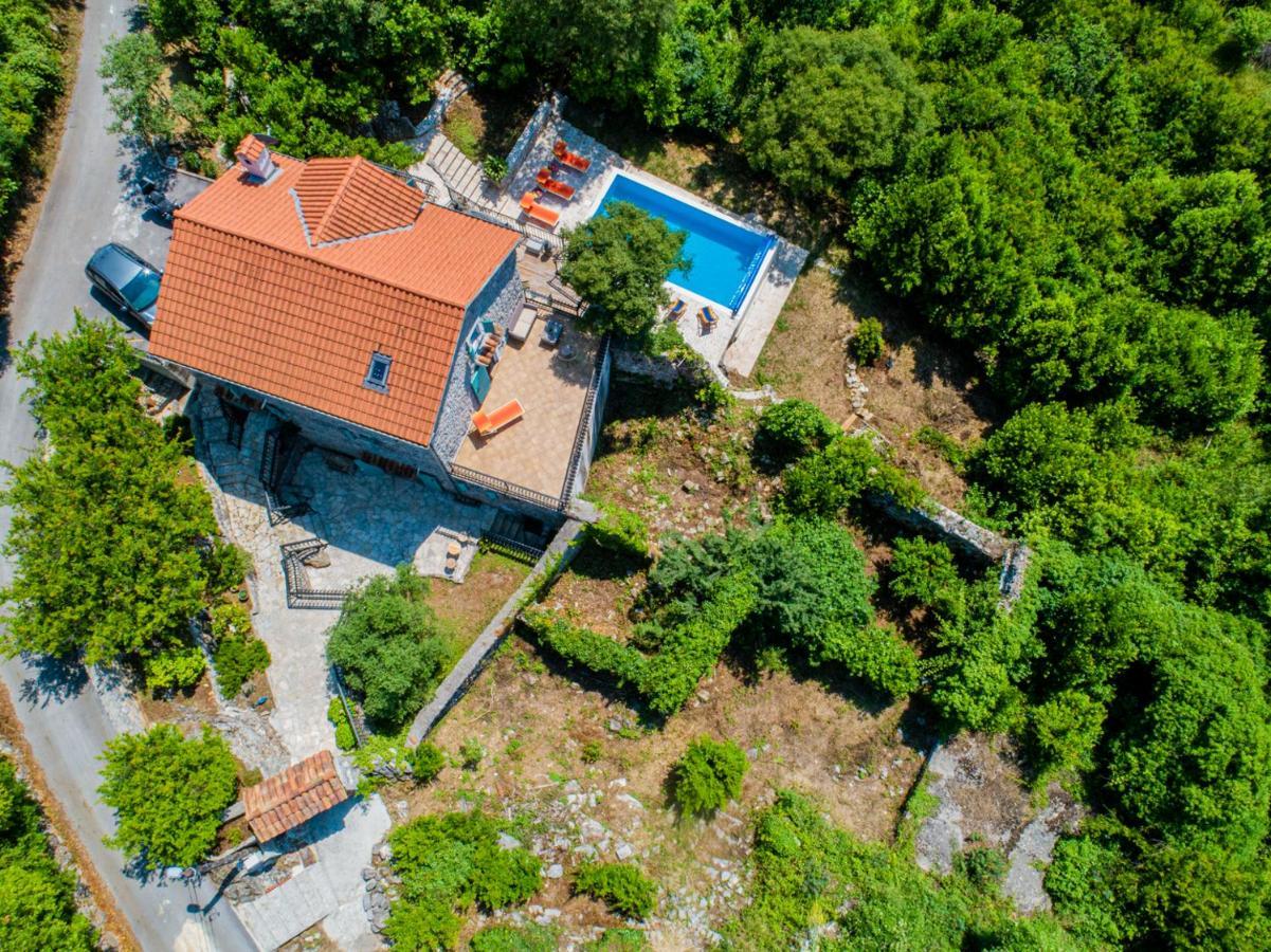 Villa Toscana With A Pool Тиват Экстерьер фото