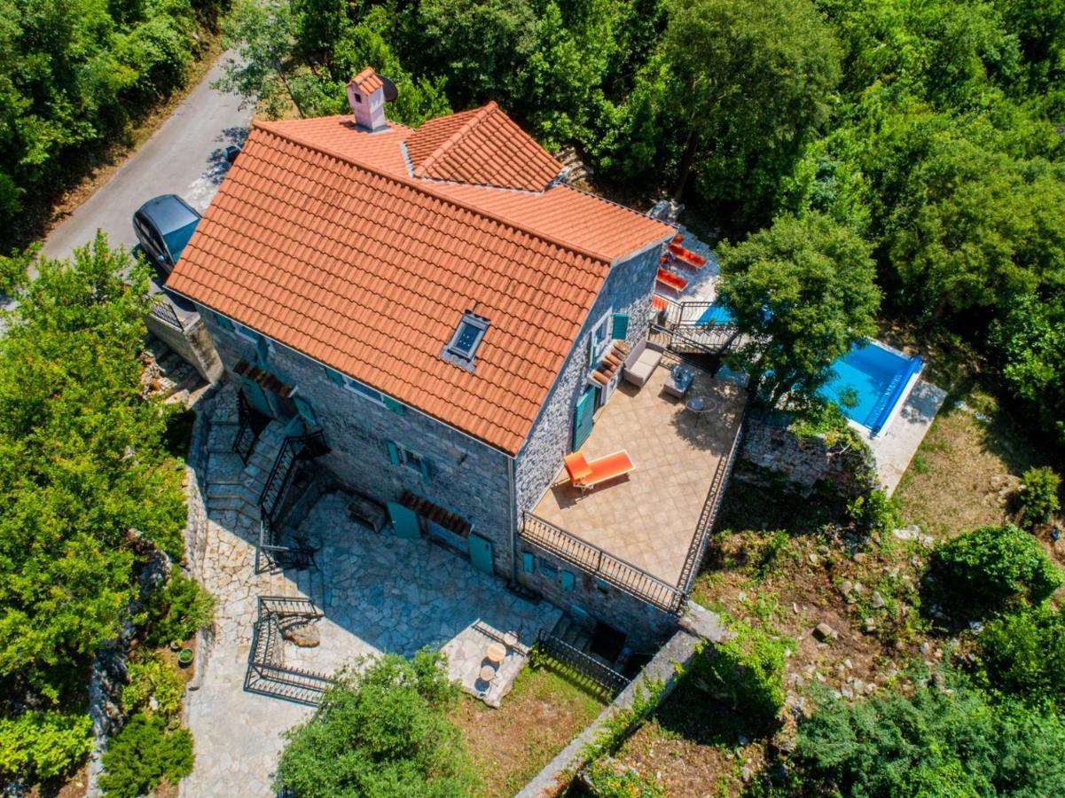 Villa Toscana With A Pool Тиват Экстерьер фото