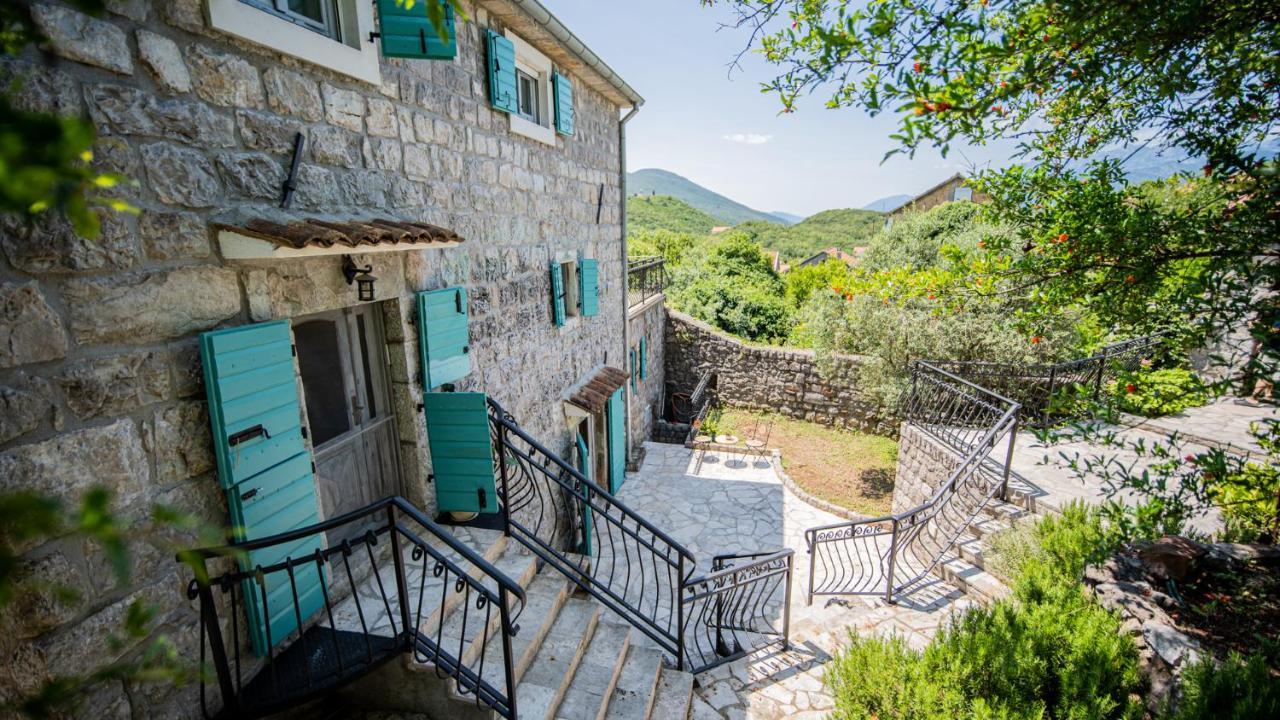 Villa Toscana With A Pool Тиват Экстерьер фото