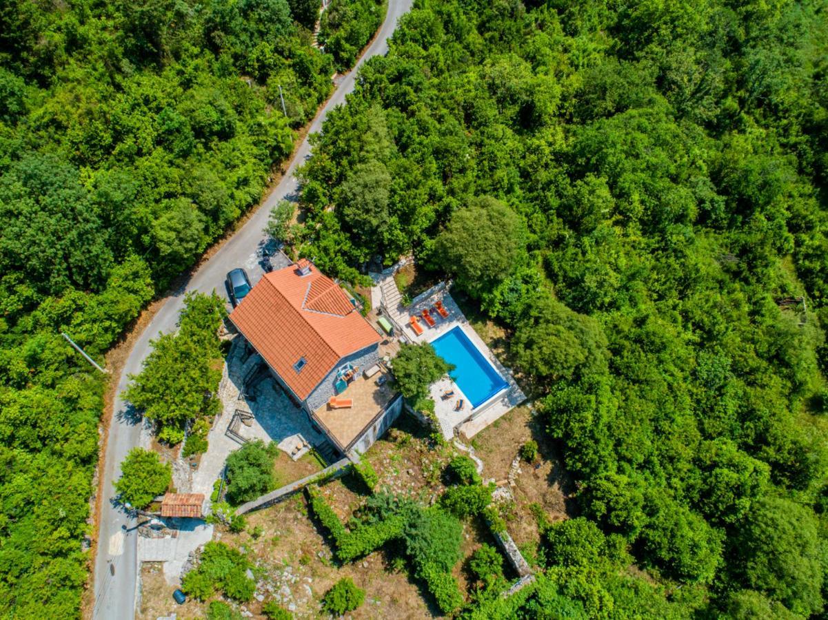 Villa Toscana With A Pool Тиват Экстерьер фото