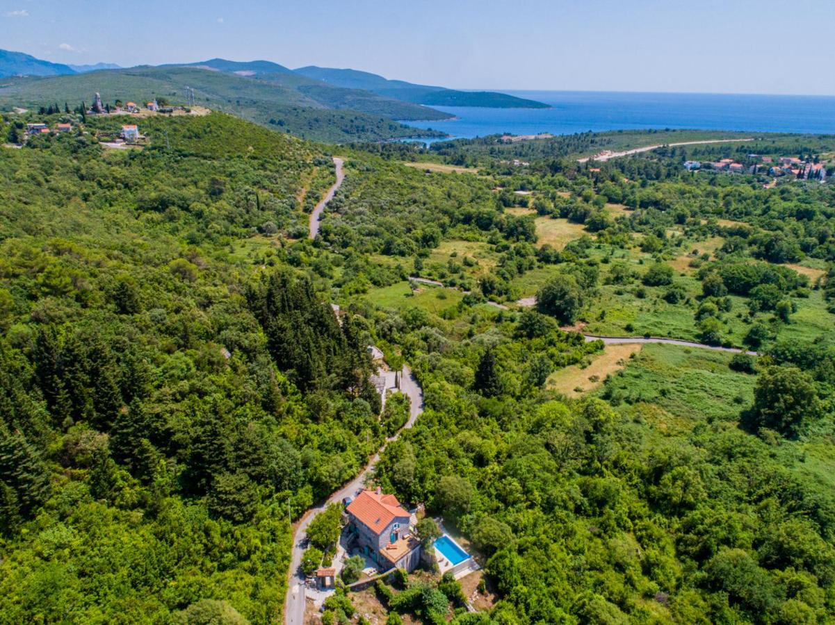 Villa Toscana With A Pool Тиват Экстерьер фото