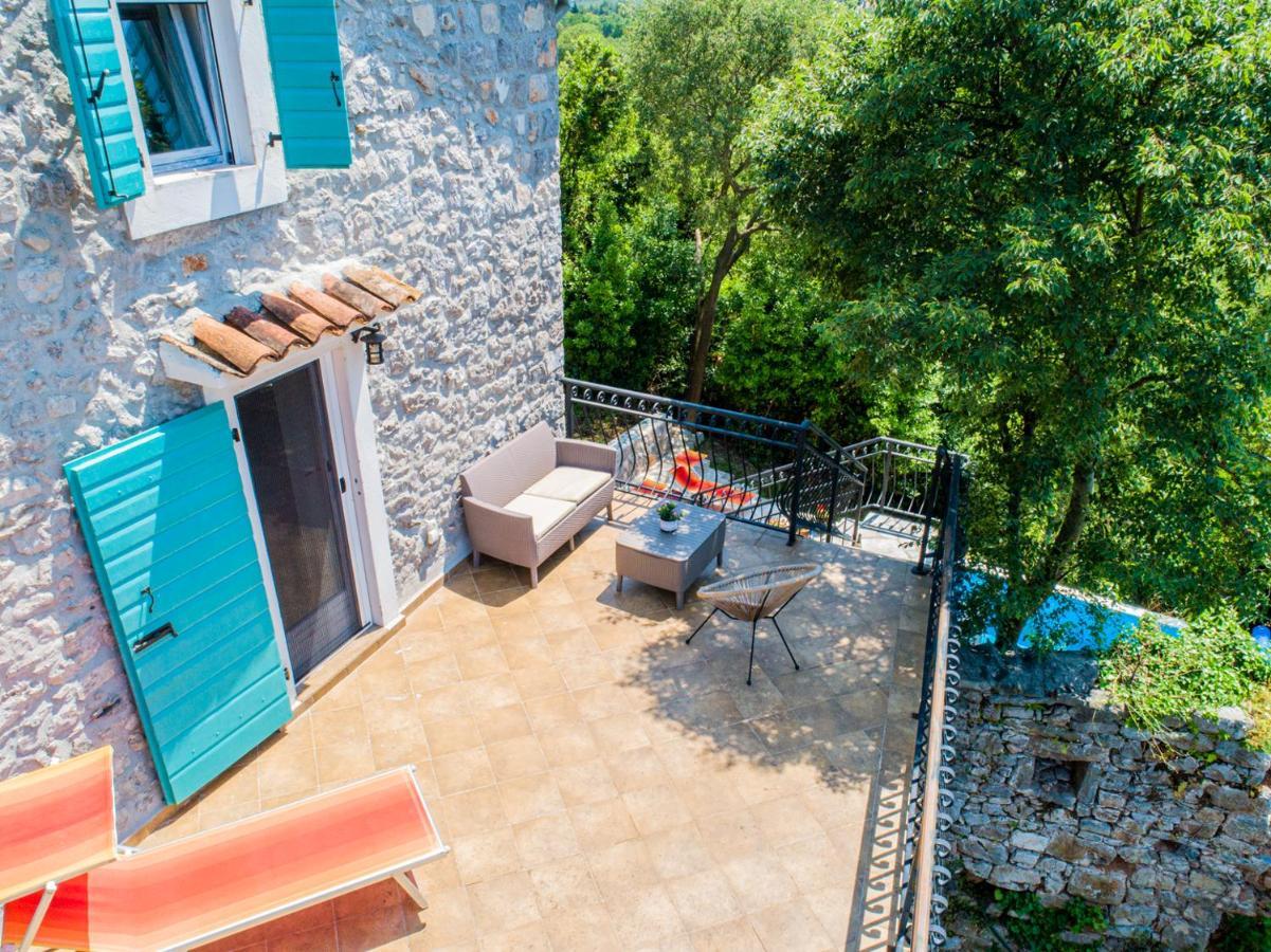 Villa Toscana With A Pool Тиват Экстерьер фото
