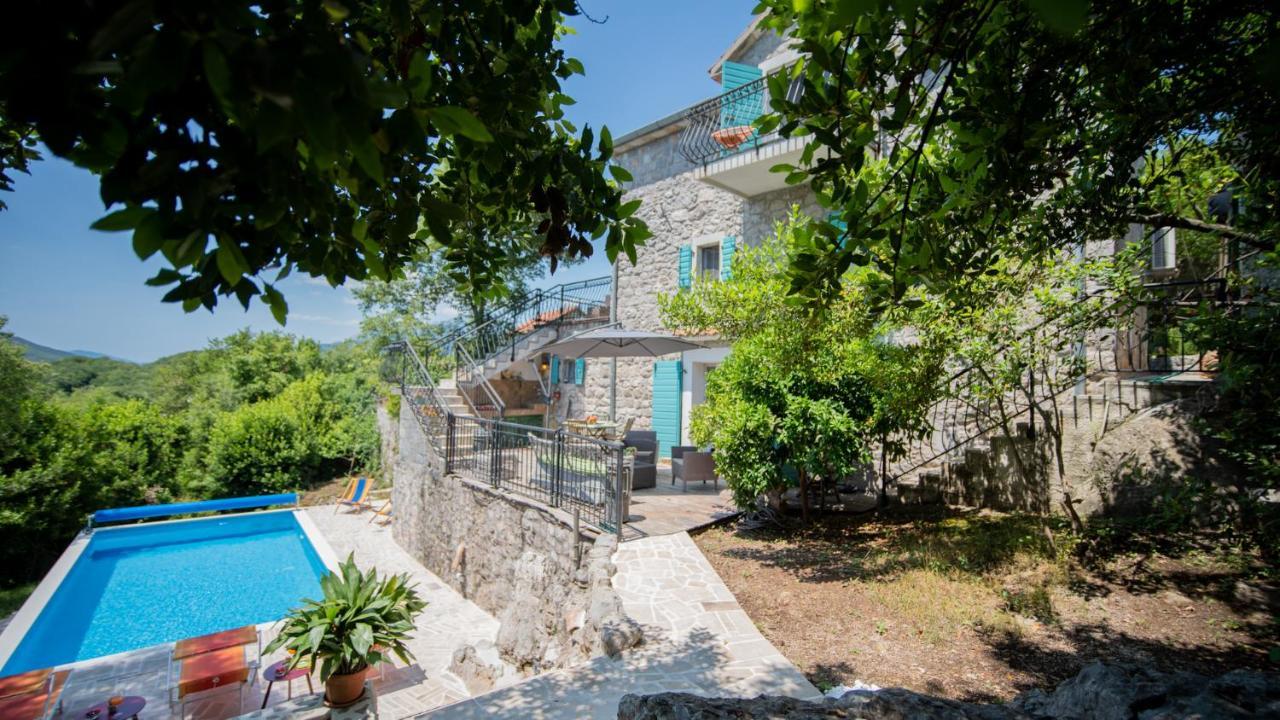 Villa Toscana With A Pool Тиват Экстерьер фото
