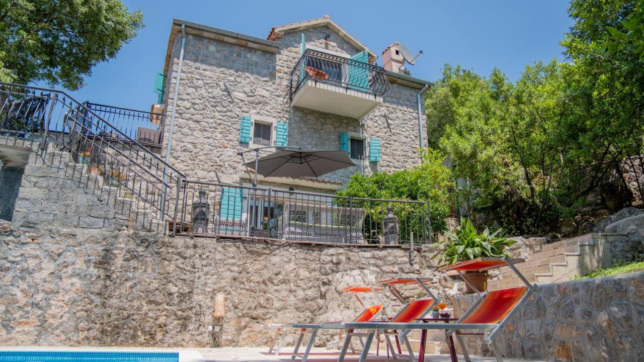 Villa Toscana With A Pool Тиват Экстерьер фото
