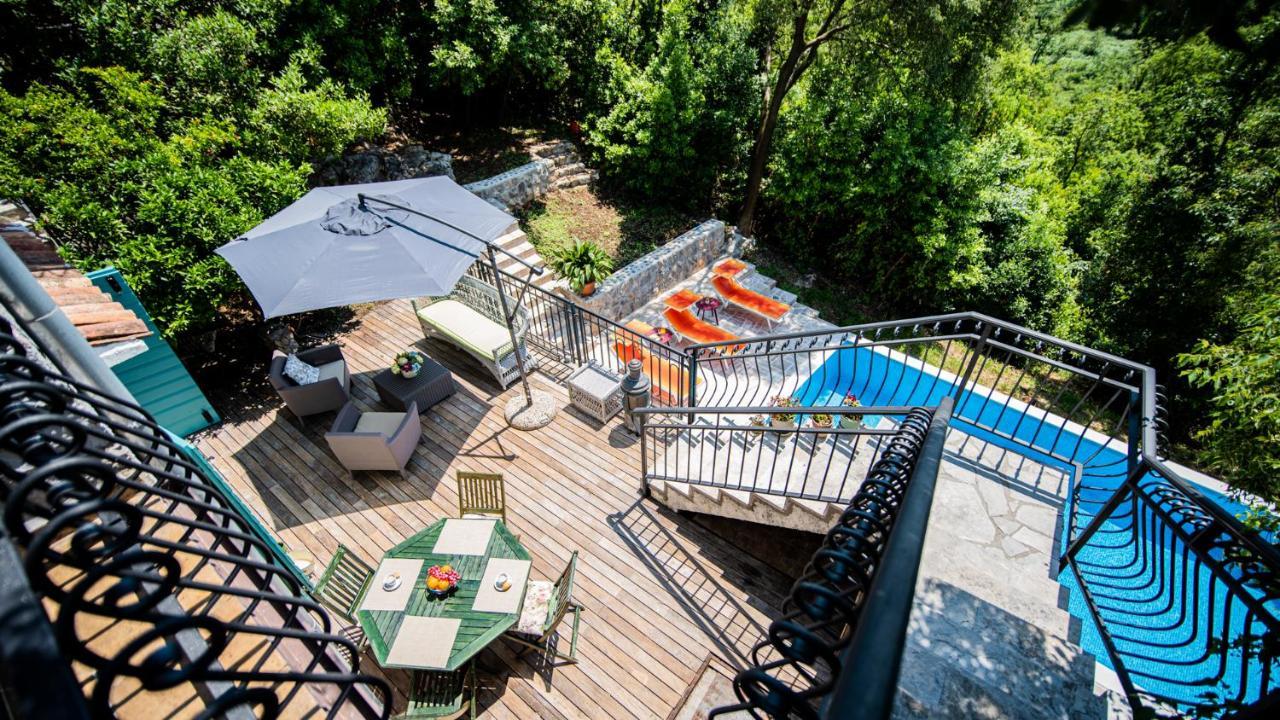 Villa Toscana With A Pool Тиват Экстерьер фото