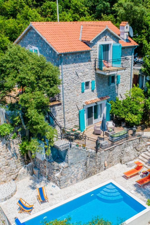 Villa Toscana With A Pool Тиват Экстерьер фото